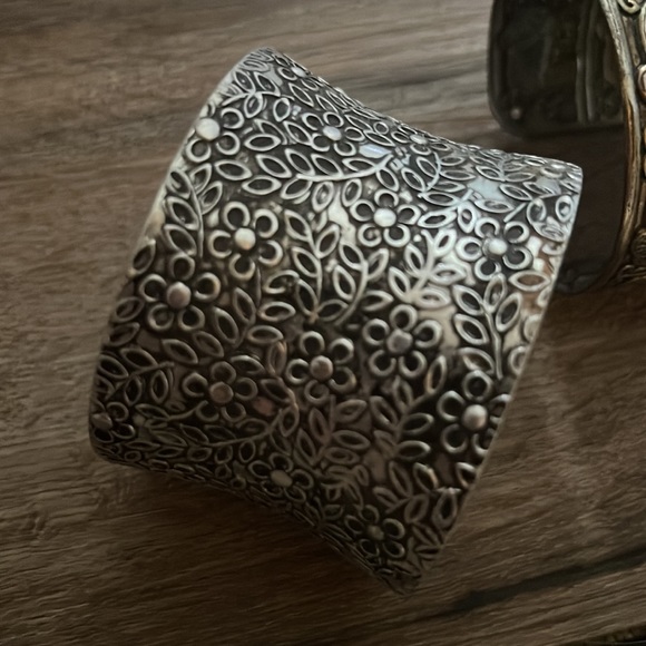 Cuff bracelet bundle - Picture 2 of 4